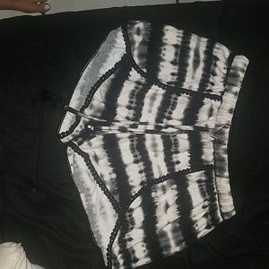 black and white stretchy shorts